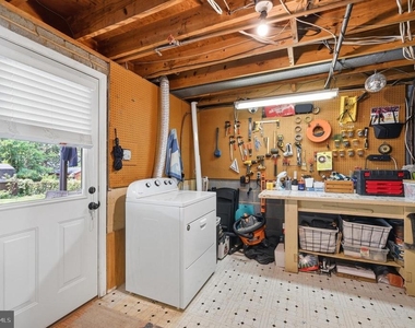 6426 Carriage Drive - Photo Thumbnail 35