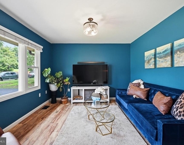 6426 Carriage Drive - Photo Thumbnail 11
