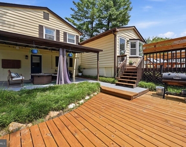 6426 Carriage Drive - Photo Thumbnail 42