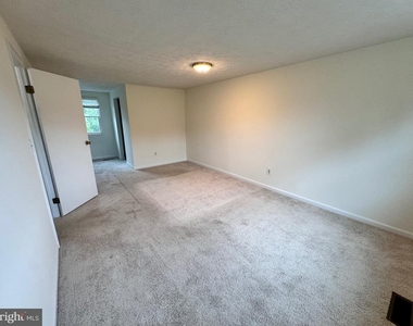 3001 Gatepost Lane - Photo Thumbnail 10