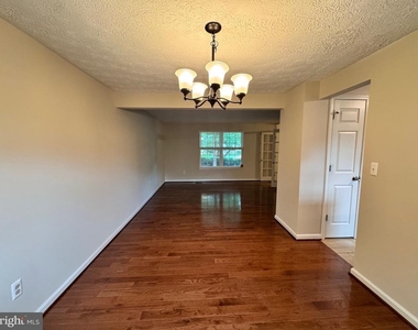 3001 Gatepost Lane - Photo Thumbnail 6