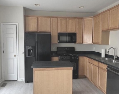 1310 Saunders Drive - Photo Thumbnail 19