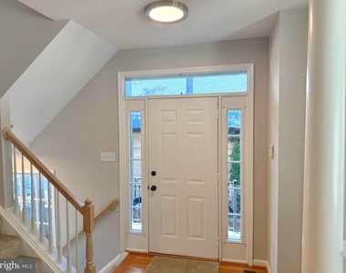 1166 N Vernon Street - Photo Thumbnail 2