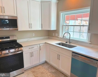 1166 N Vernon Street - Photo Thumbnail 9