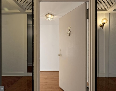 1021 Arlington Boulevard - Photo Thumbnail 1