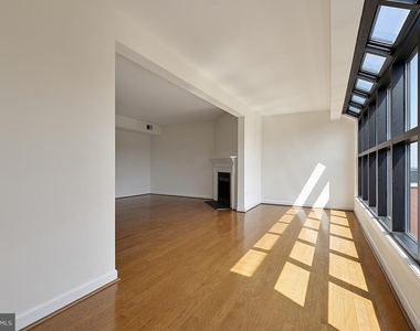 1021 Arlington Boulevard - Photo Thumbnail 12