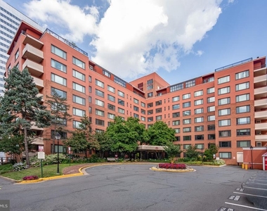 1021 Arlington Boulevard - Photo Thumbnail 40