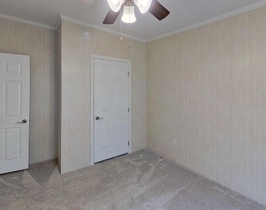 751 Natalie Lane - Photo Thumbnail 5