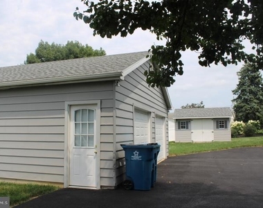 751 Natalie Lane - Photo Thumbnail 9
