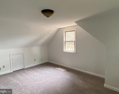 302 Pinehurst Road - Photo Thumbnail 6