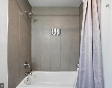 1608 Ridge Avenue - Photo Thumbnail 13