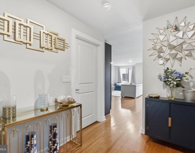 1608 Ridge Avenue - Photo Thumbnail 5
