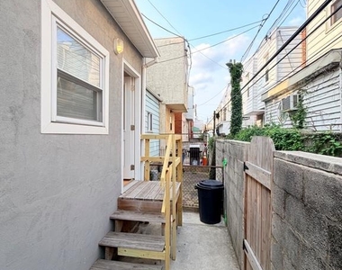 2321 S Front Street - Photo Thumbnail 6
