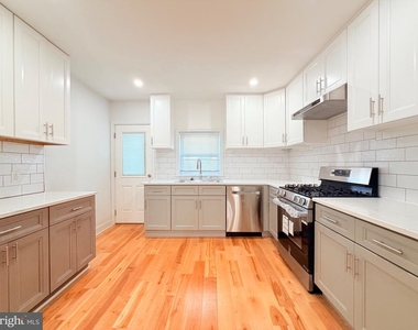 2321 S Front Street - Photo Thumbnail 3