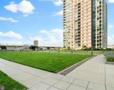 901 N Penn Street - Photo Thumbnail 3