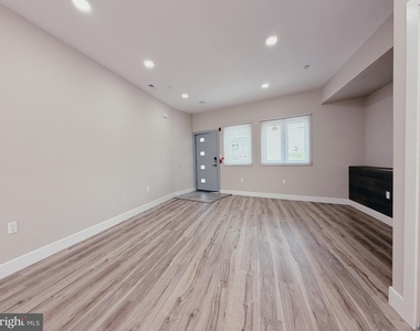2720 W Thompson Street - Photo Thumbnail 3