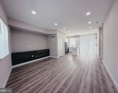 2720 W Thompson Street - Photo Thumbnail 1