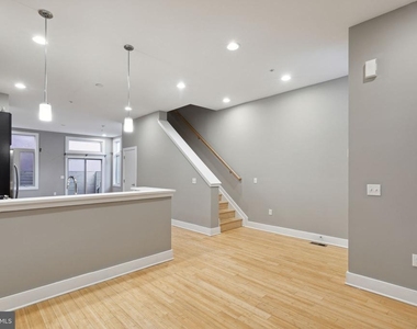 1130 N Front Street - Photo Thumbnail 2