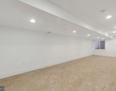 1130 N Front Street - Photo Thumbnail 35