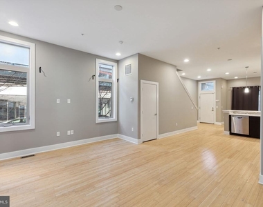 1130 N Front Street - Photo Thumbnail 9