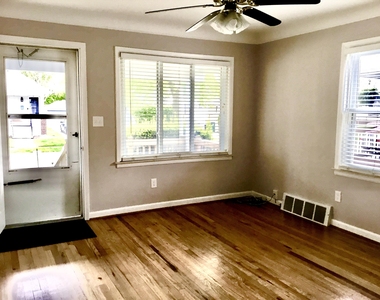 520 S Kenwood Avenue - Photo Thumbnail 6
