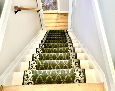 520 S Kenwood Avenue - Photo Thumbnail 9