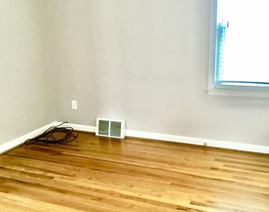 520 S Kenwood Avenue - Photo Thumbnail 11