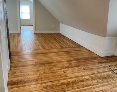 302 E Market Street - Photo Thumbnail 3