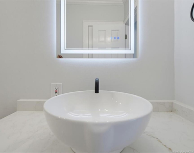 123 Anderson Street - Photo Thumbnail 20