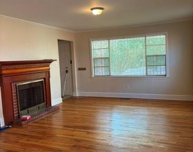 422 Langdon Street - Photo Thumbnail 6