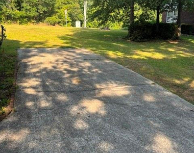 422 Langdon Street - Photo Thumbnail 2