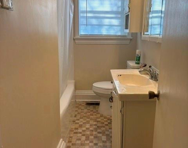 422 Langdon Street - Photo Thumbnail 7
