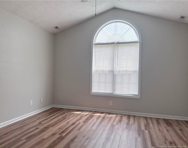 206 Van Buren Drive - Photo Thumbnail 4