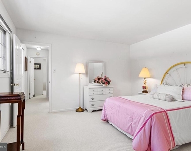 684 Wetherby Lane - Photo Thumbnail 21