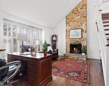 684 Wetherby Lane - Photo Thumbnail 12