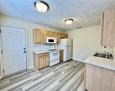 3721 Betts Drive - Photo Thumbnail 6