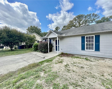 3721 Betts Drive - Photo Thumbnail 2