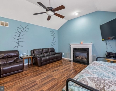 211 Tollgate Road - Photo Thumbnail 19