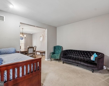 211 Tollgate Road - Photo Thumbnail 7