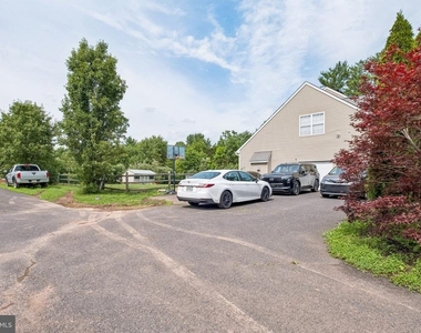 211 Tollgate Road - Photo Thumbnail 44