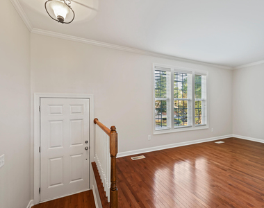 3645 Edgemont Drive - Photo Thumbnail 2