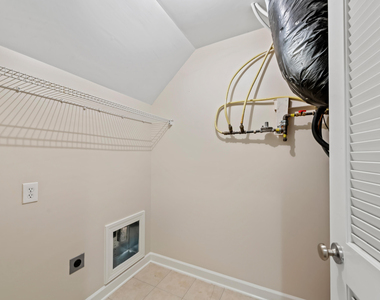 3645 Edgemont Drive - Photo Thumbnail 13