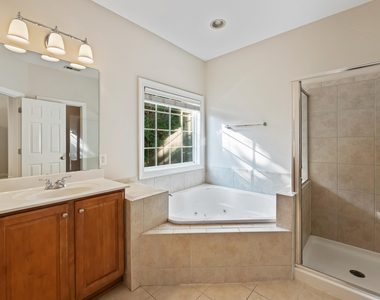3645 Edgemont Drive - Photo Thumbnail 22