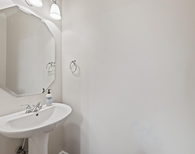 3645 Edgemont Drive - Photo Thumbnail 9