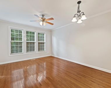 3645 Edgemont Drive - Photo Thumbnail 8