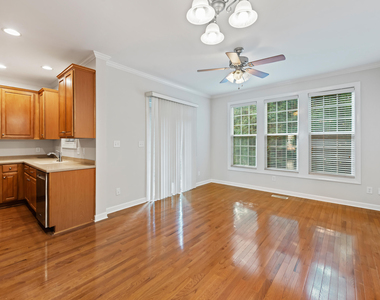 3645 Edgemont Drive - Photo Thumbnail 10