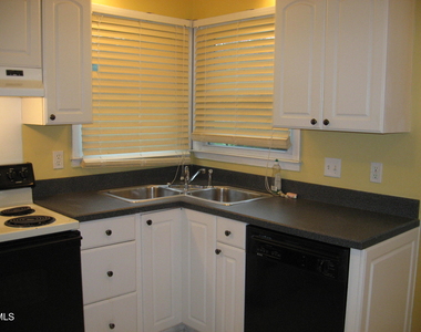 3605 Pine Knoll Drive - Photo Thumbnail 8