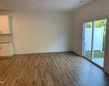 232 Hank Way - Photo Thumbnail 9
