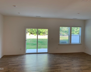 232 Hank Way - Photo Thumbnail 13