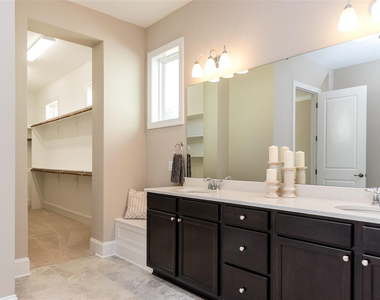 485 Wildwind Drive - Photo Thumbnail 12